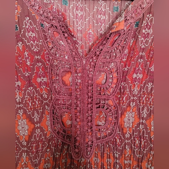 Catherines Colorful Graphic 3/4 Sleeve Pleated Tunic Women's Plus Size 2X - Picture 3 of 6